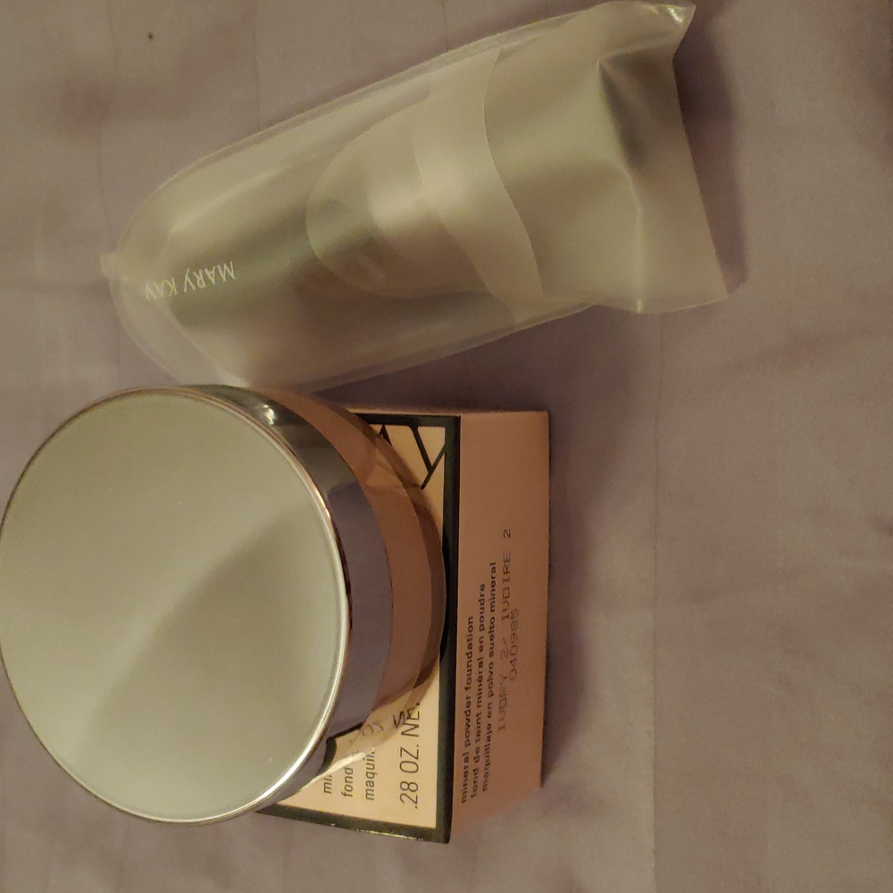 COPY - Mary Kay Mineral Powder Foundation, Ivory 2 and Ivory 1 bundle